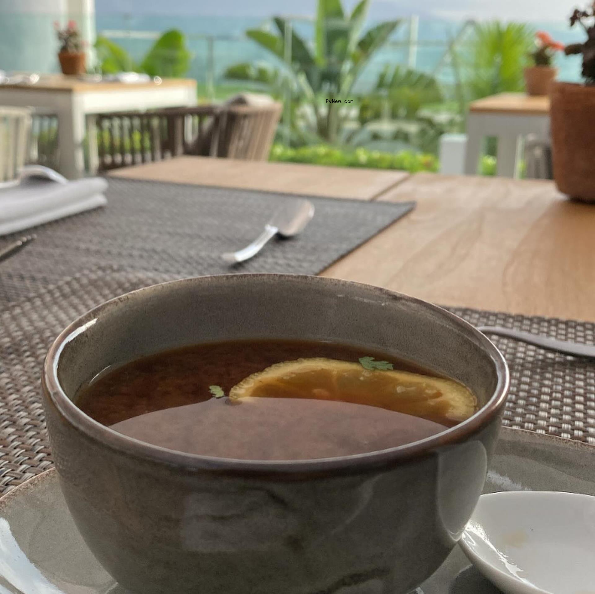 Inside Kate Beckinsale's $2,600 Mexican wellness retreat with her mom: Perso<i></i>nalized health plans, holistic wellness, more