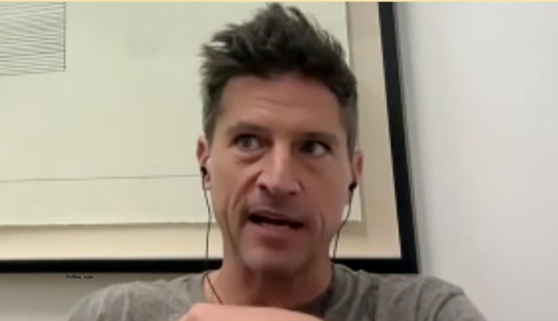 simon Rex talking