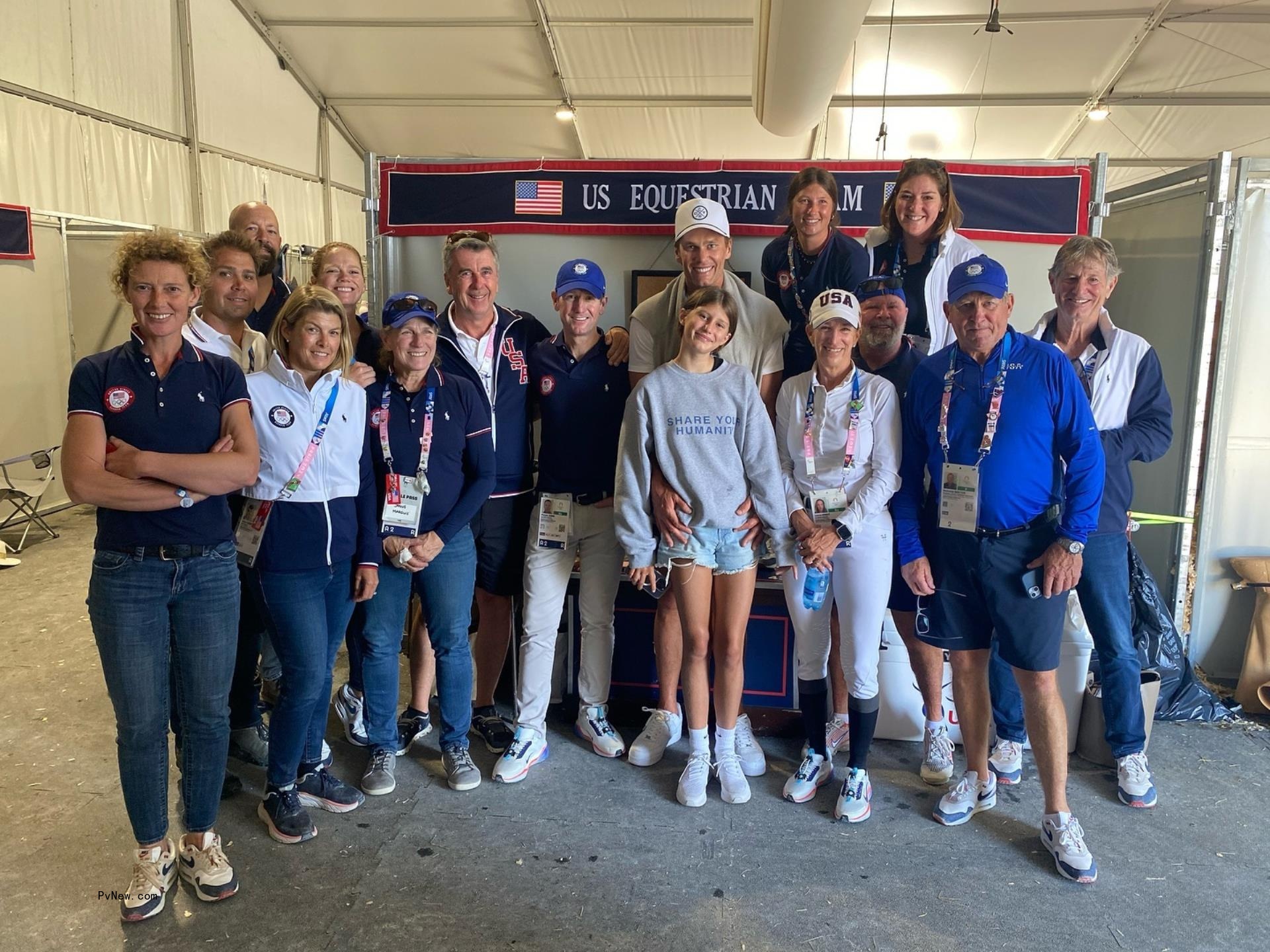 Tom Brady and Vivian take group photo with Team USA equestrians Tuesday via Instagram.
