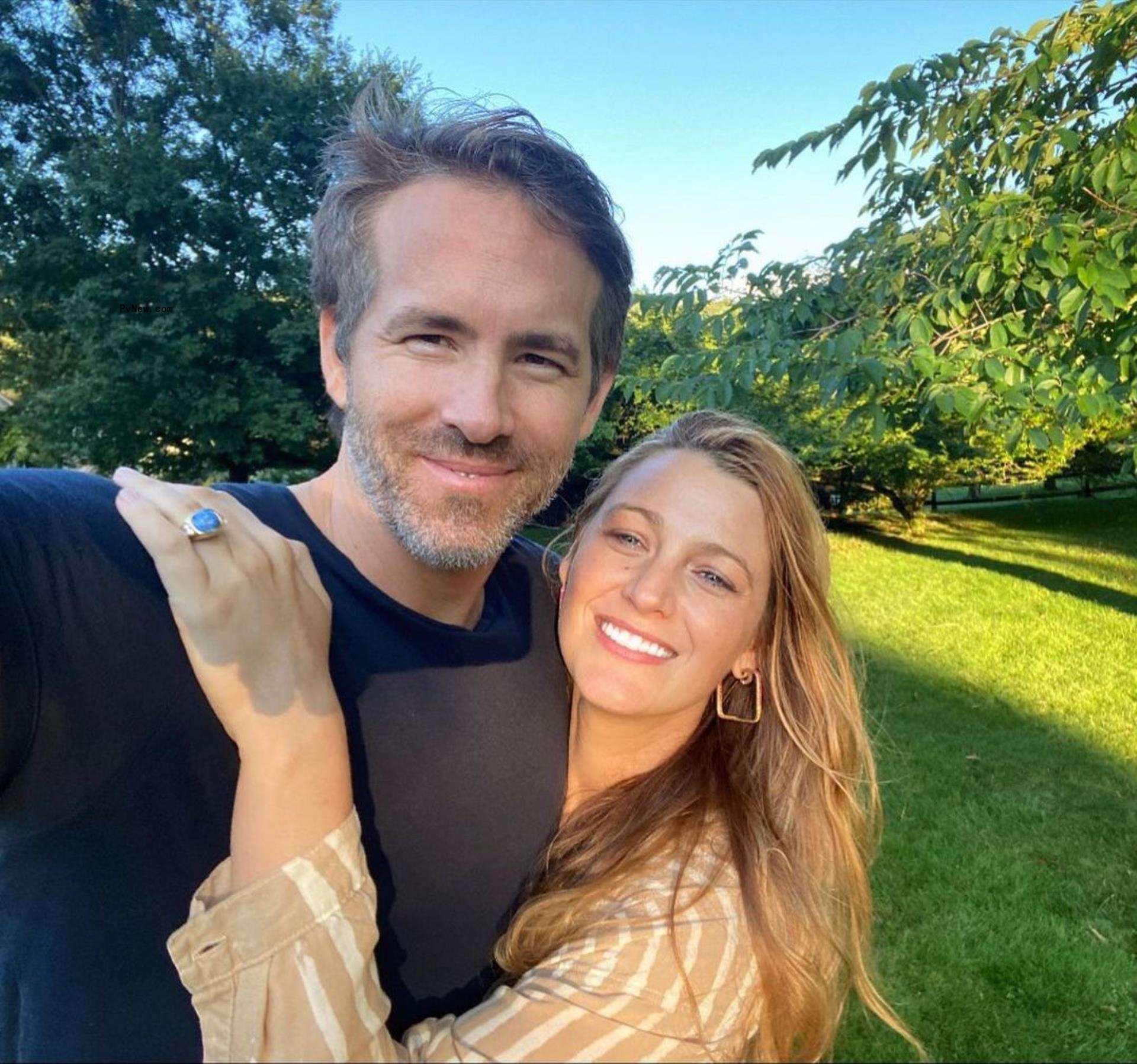 Ryan Reynolds and Blake lively hugging each other