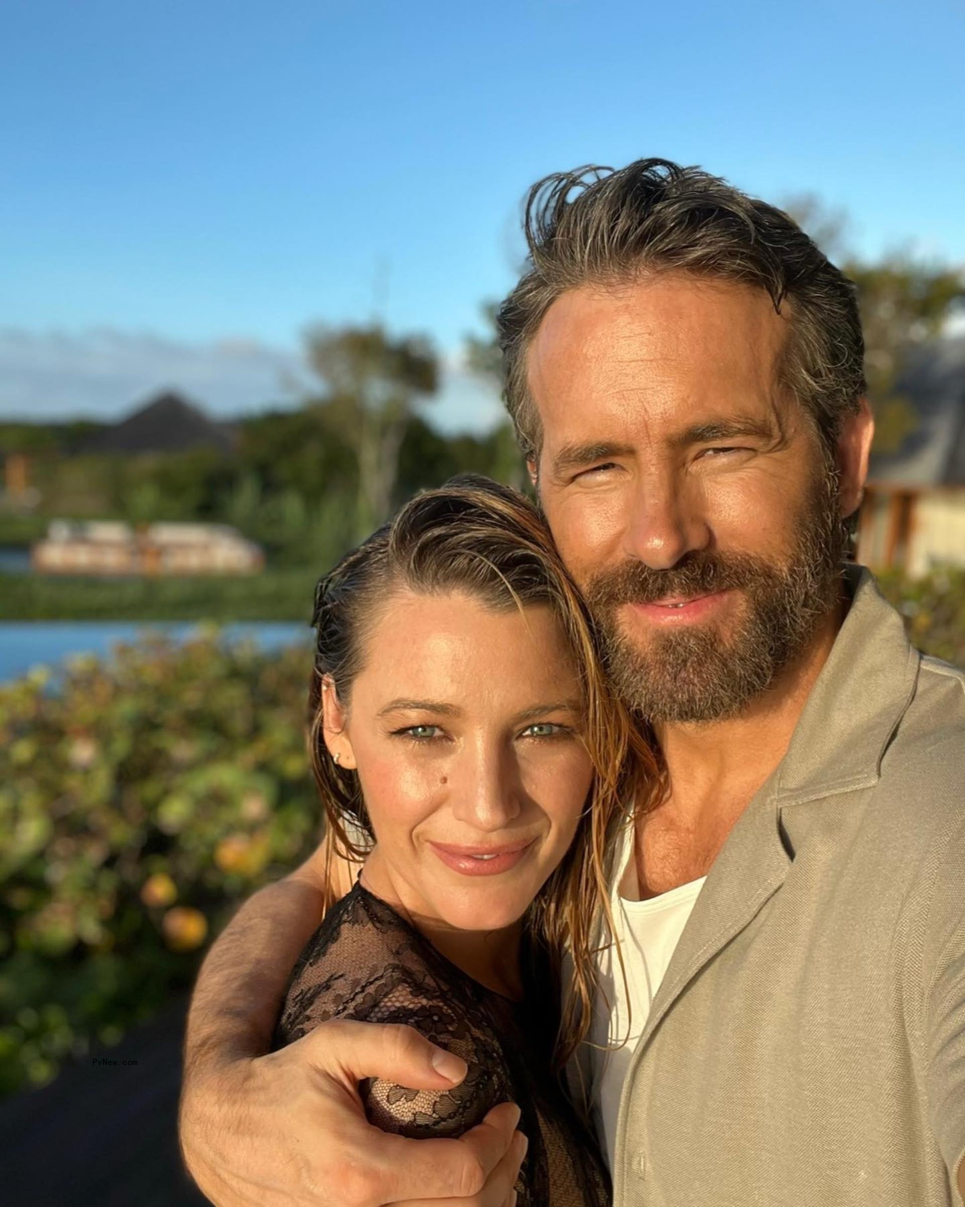 A selfie of Blake Lively and Ryan Reynolds