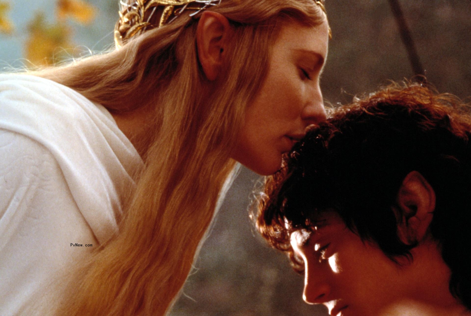 Cate Blanchett and Elijah Wood in 