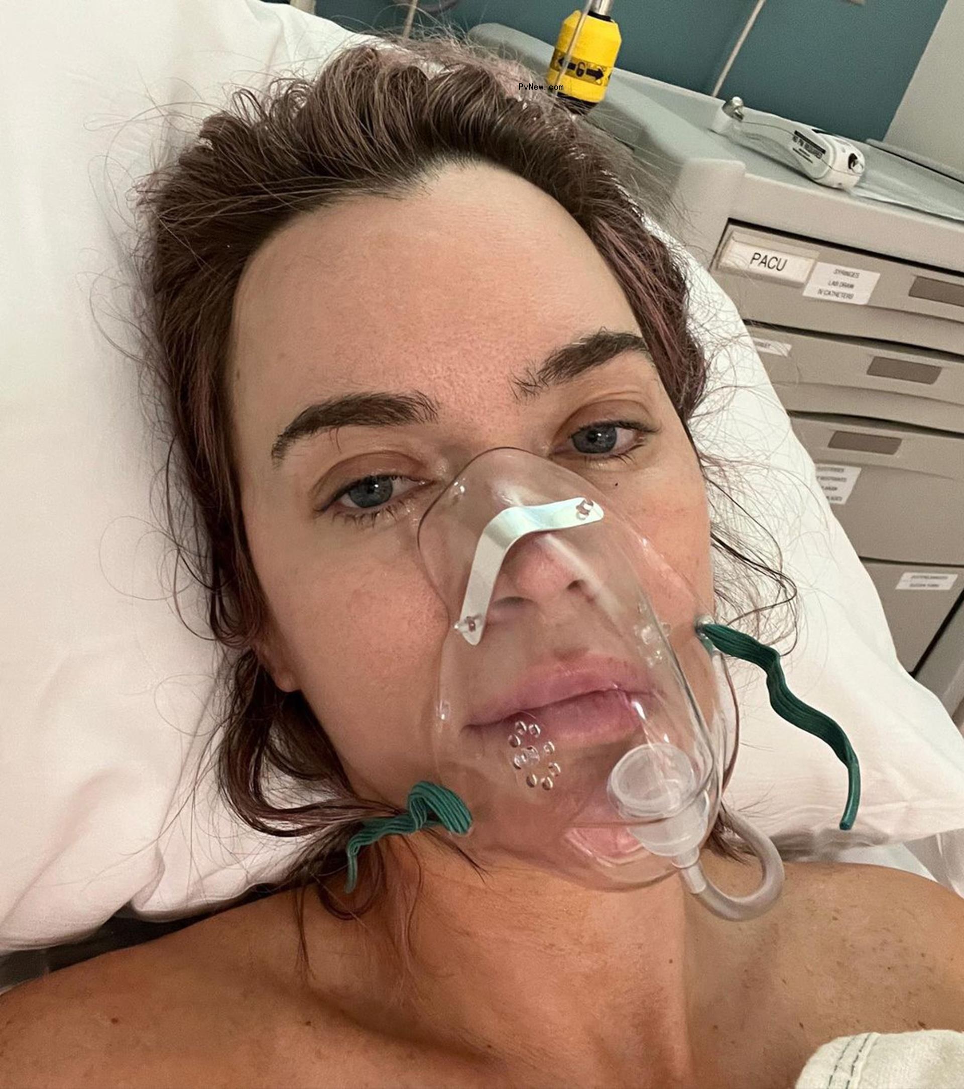 teddi mellencamp wearing an oxygen mask