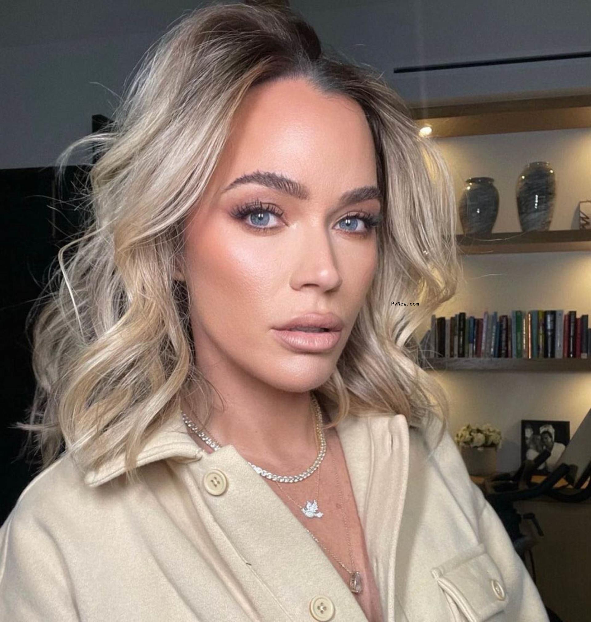 shirtless teddi mellencamp with scars on her back and shoulder
