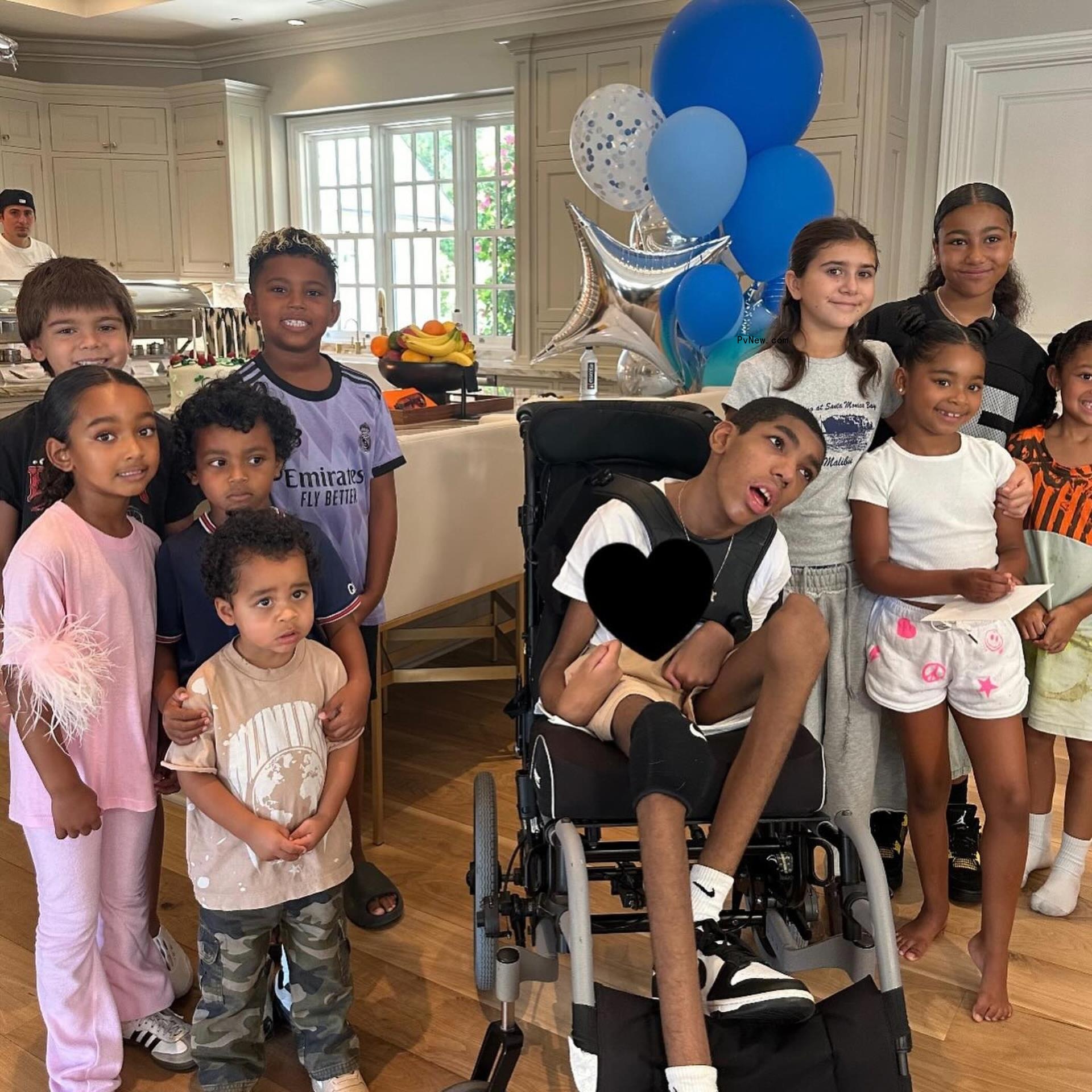 Amari Thompson at his birthday party with other kids.