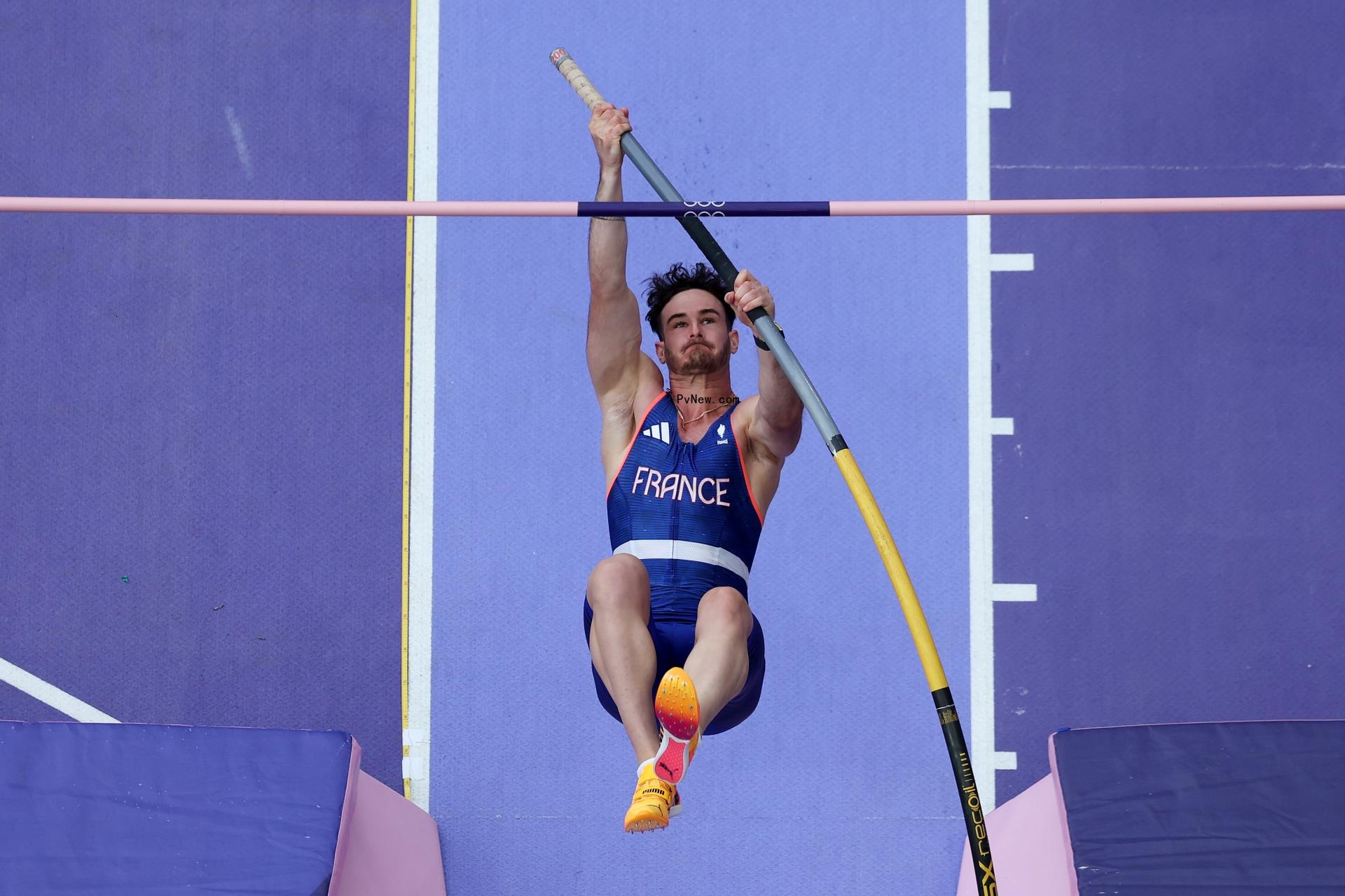 Anthony Ammirati of Team France competes during during the Men's Pole Vault Qualification on day eight of the Olympic Games Paris 2024 at Stade de France on August 03, 2024.