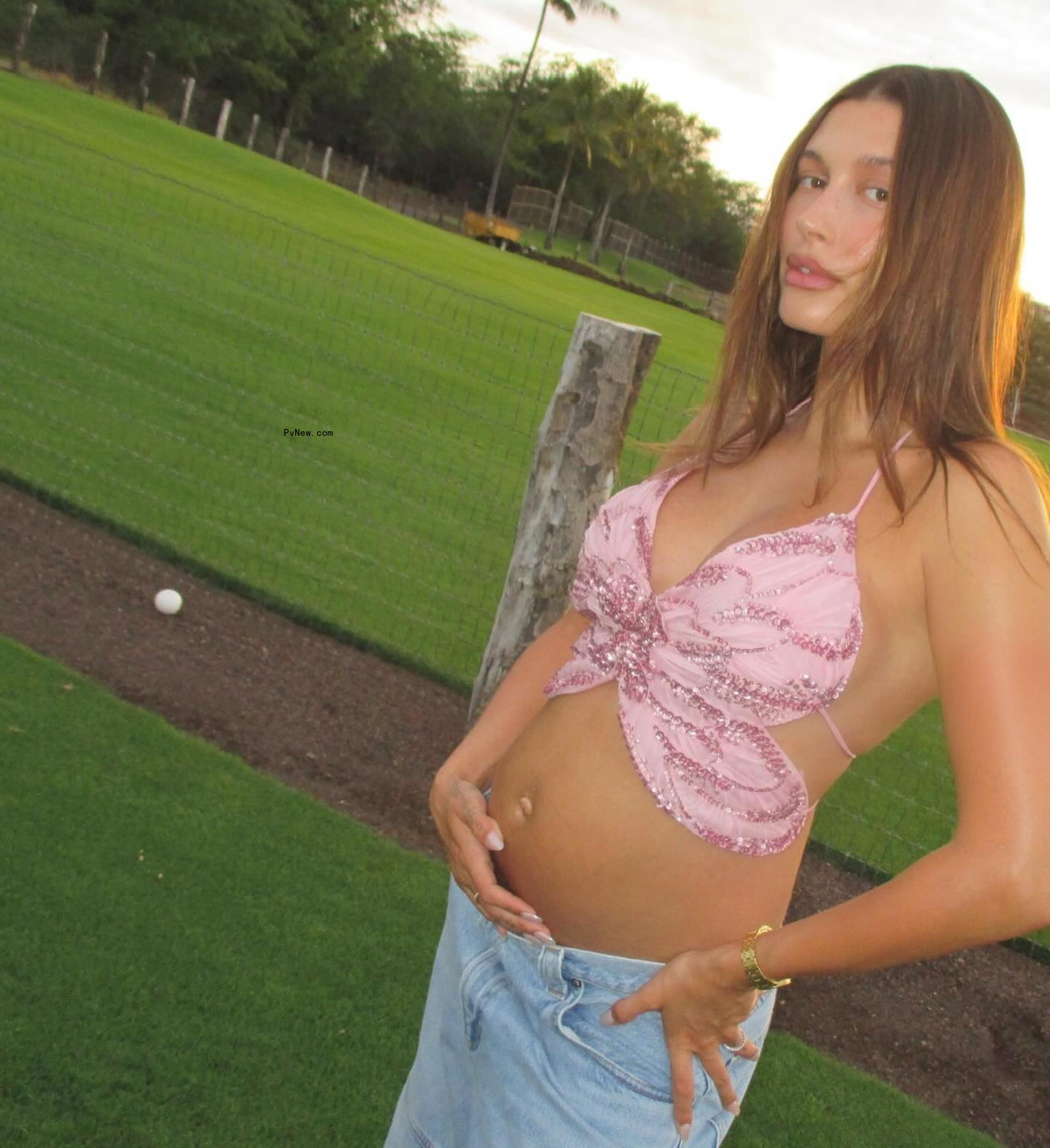 pregnant Hailey Bieber