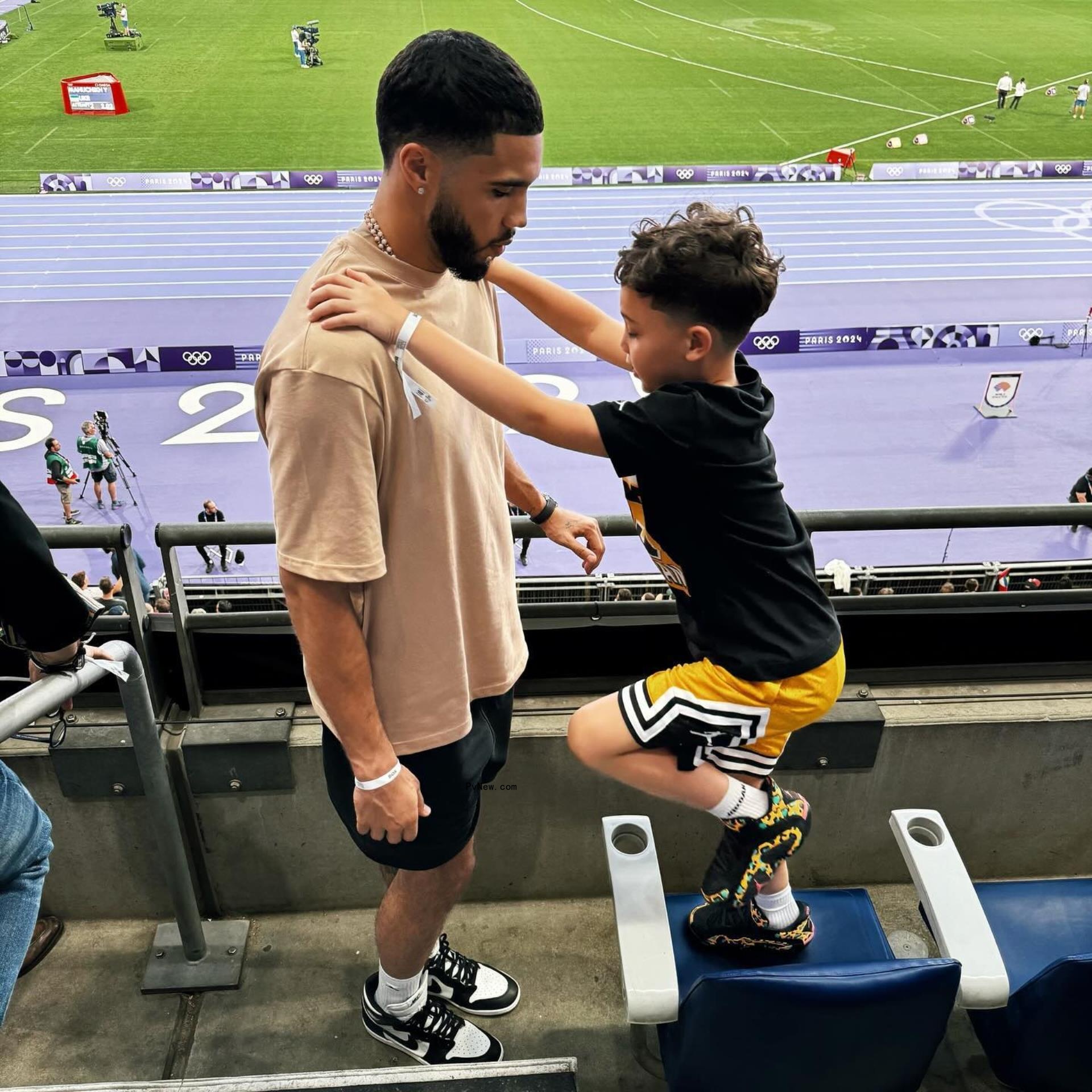 Jayson Tatum and his son Deuce.