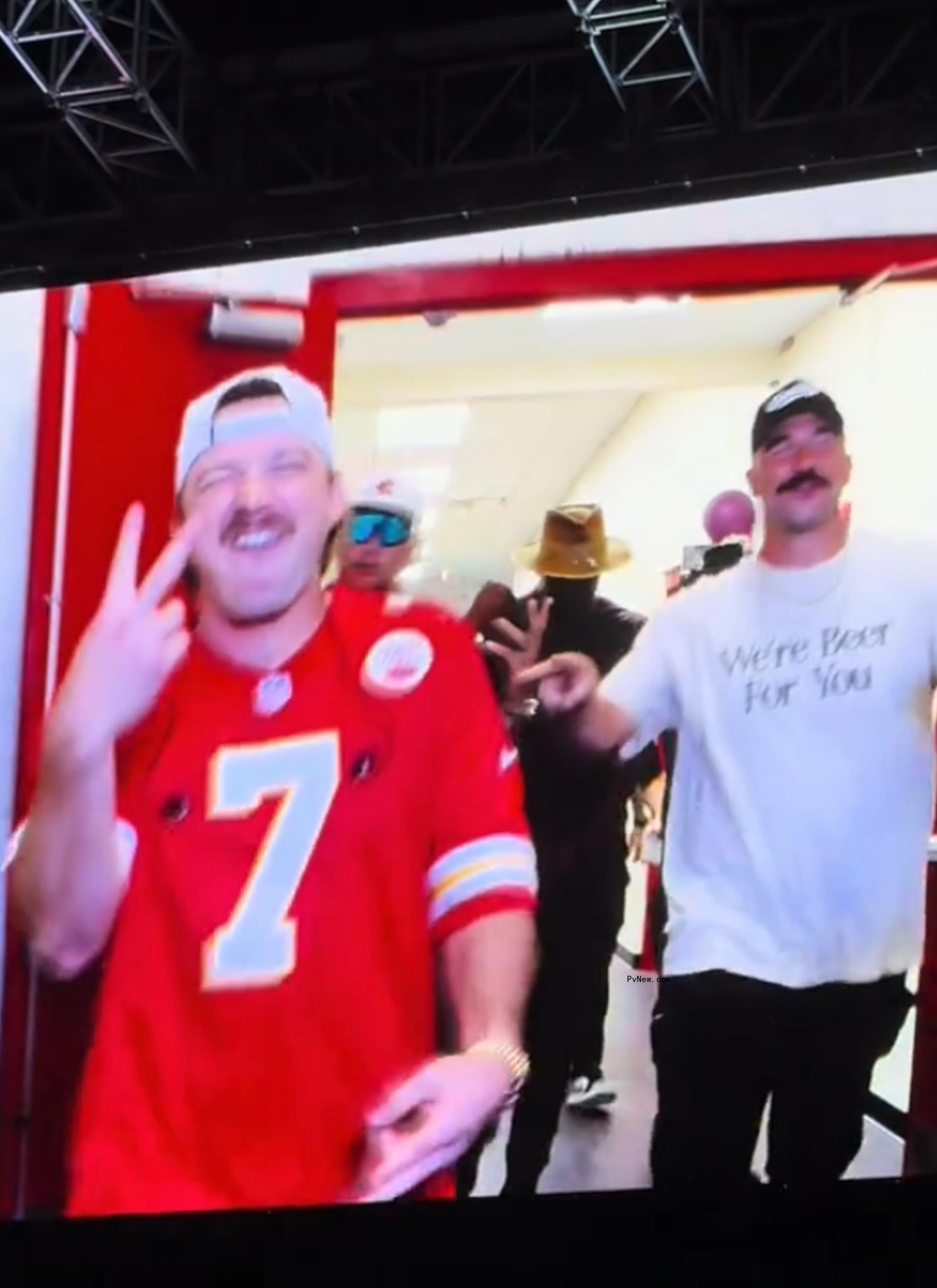 Travis Kelce and Patrick Mahomes join Morgan Wallen ahead of his co<i></i>ncert in Kansas City, Mo. 