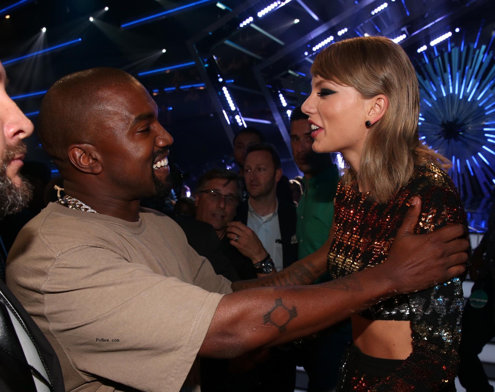 Kanye West and Taylor Swift at the 2015 MTV VMAs.