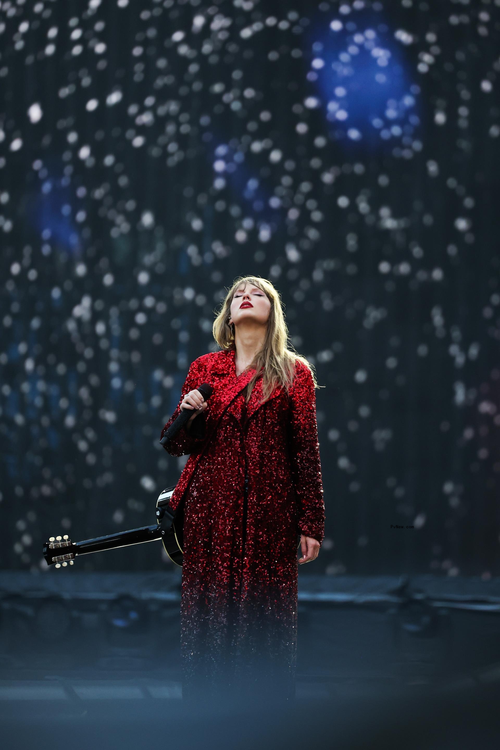 Taylor Swift performs o<i></i>nstage at San Siro on July 13, 2024 in Milan, Italy.