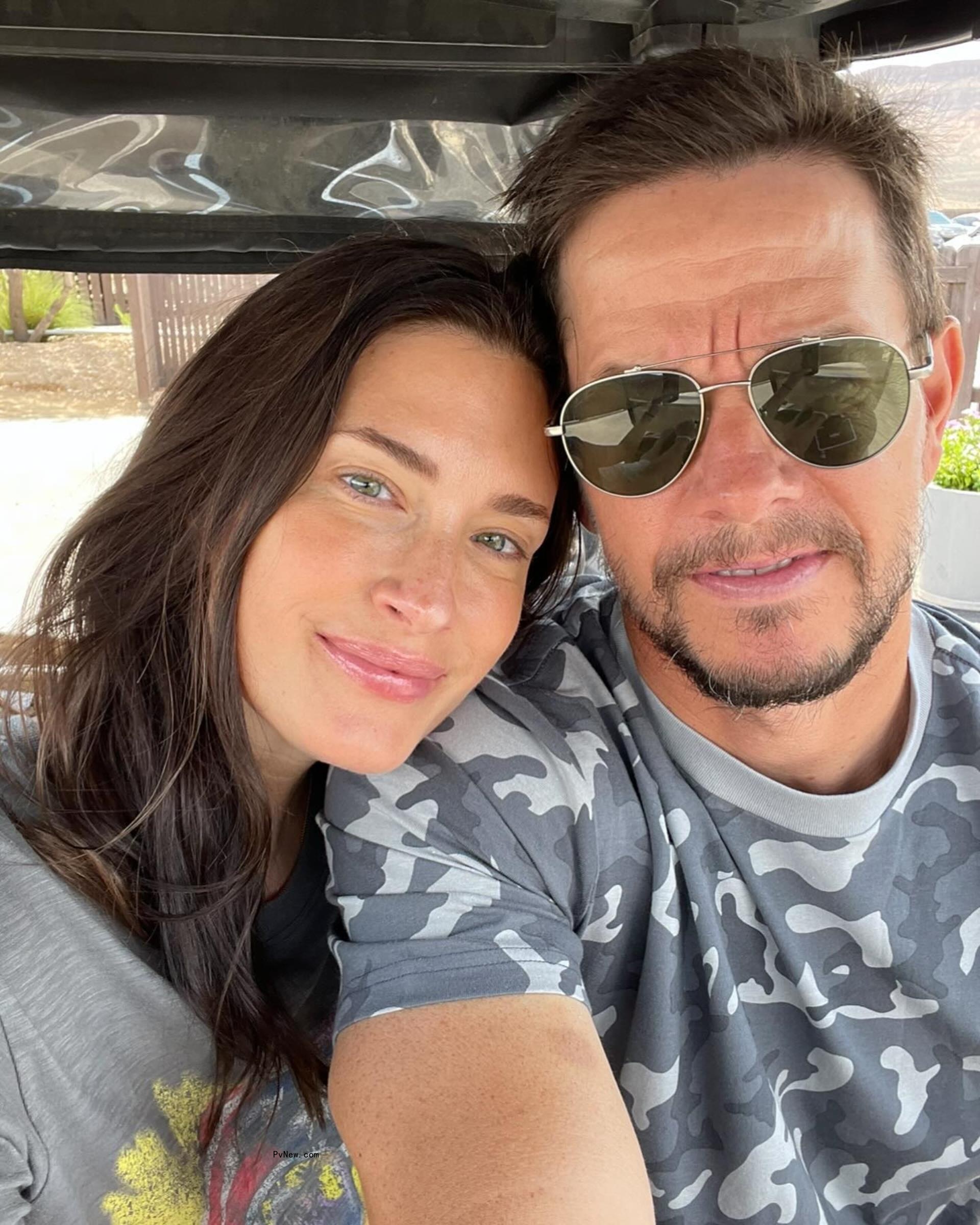 Mark Wahlberg and Rhea Durham in Instagram selfie