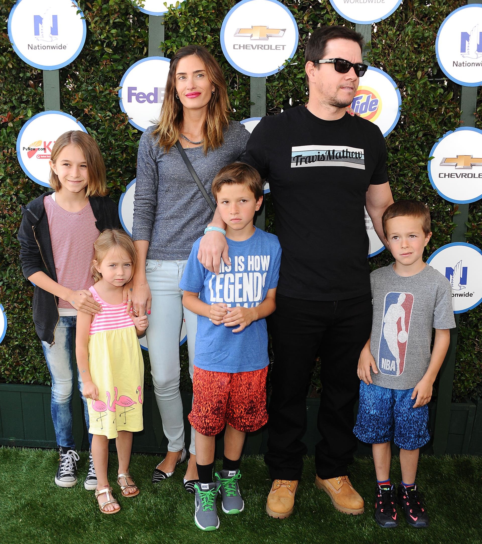 Mark Wahlberg, Rhea Durham and four kids in April 2015