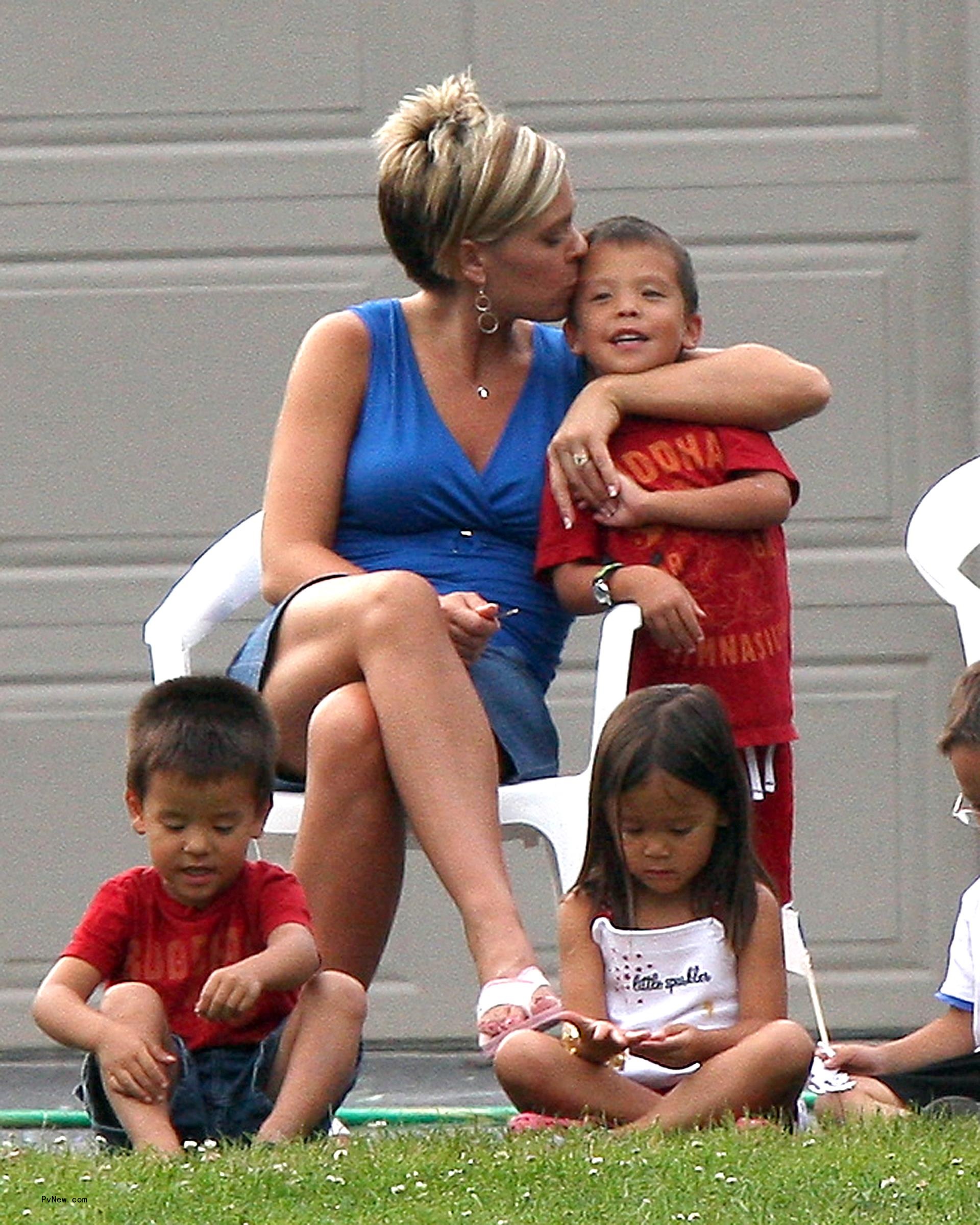 Kate Gosselin celebrates Fourth of July with kids