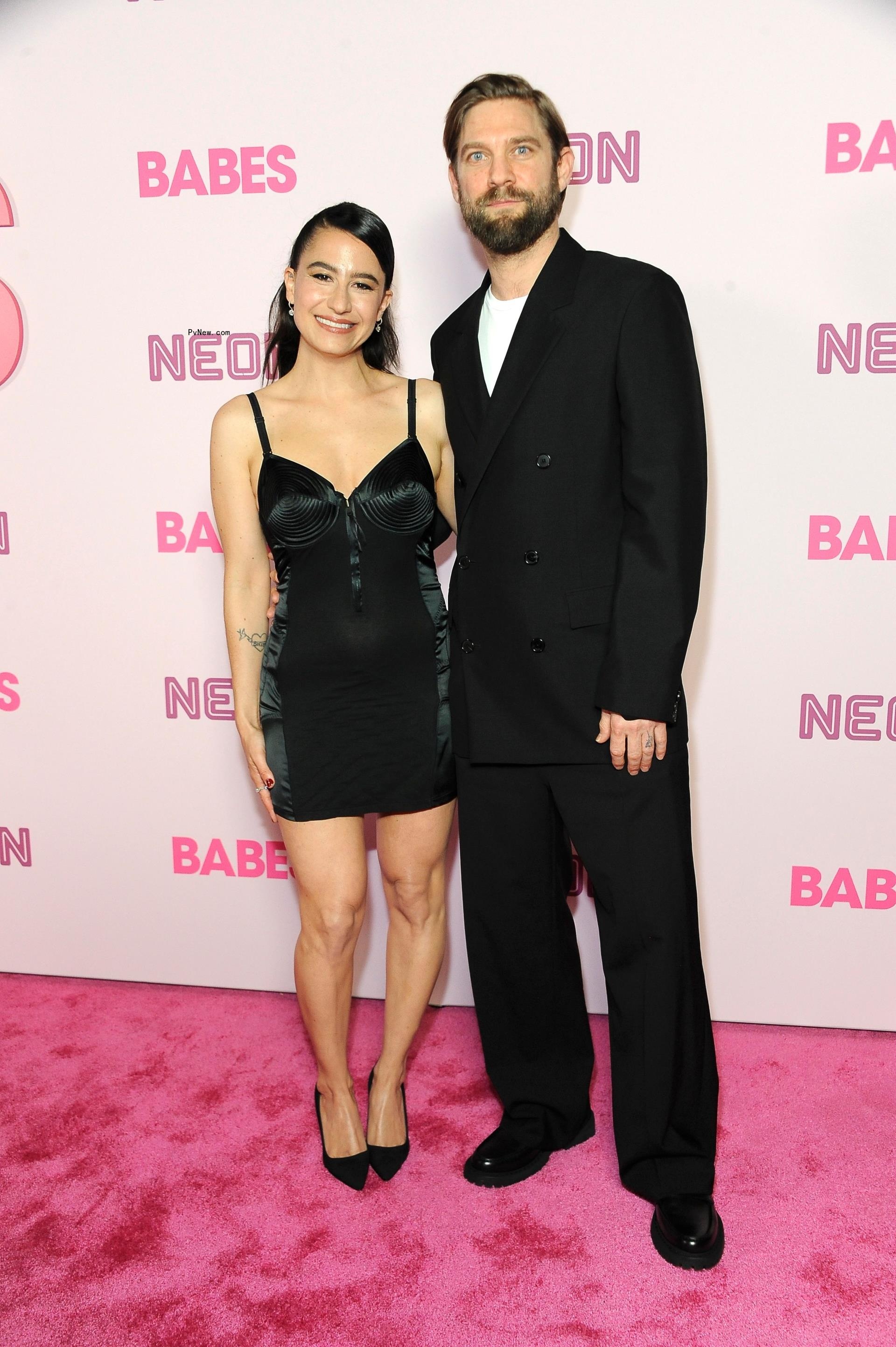 Ilana Glazer and David Rooklin at the premiere of 