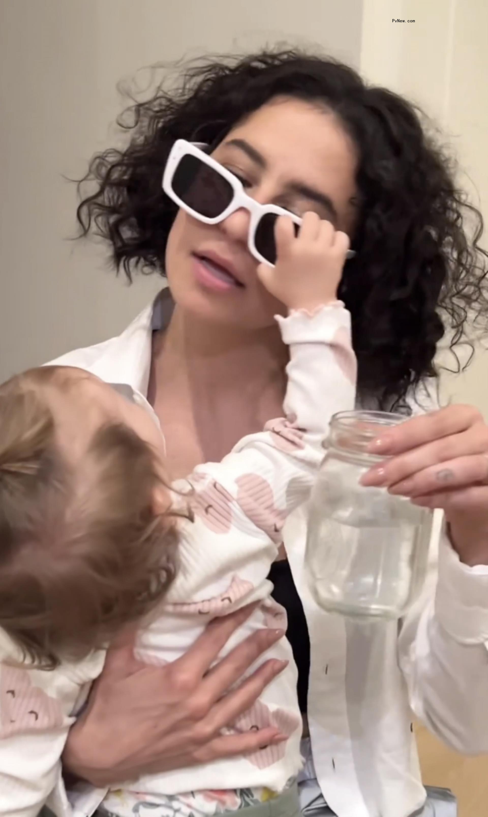 Ilana Glazer holding her daughter, whose name hasn't been revealed.