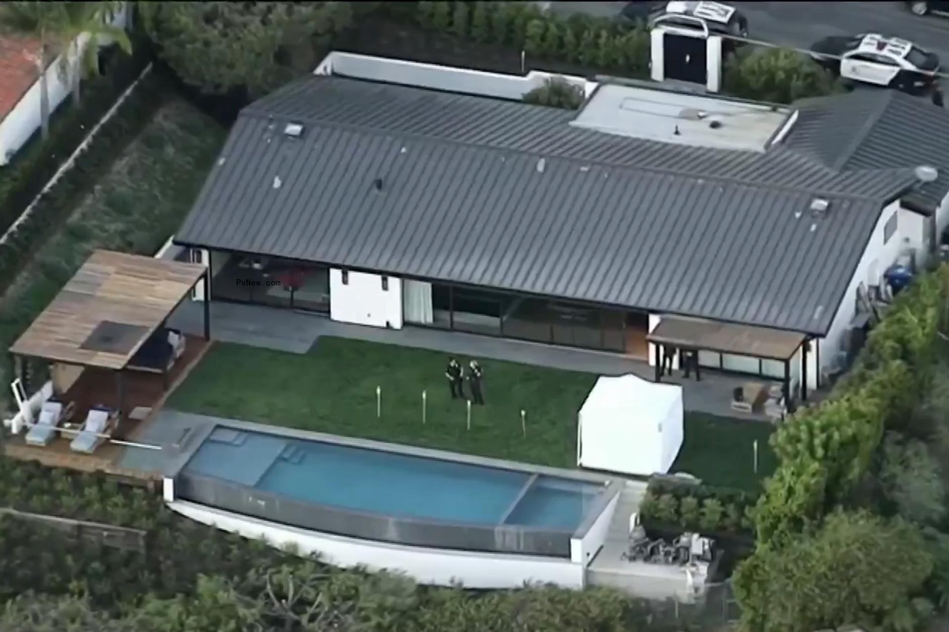 Pool and hot tub at Matthew Perry's Malibu, CA. home.