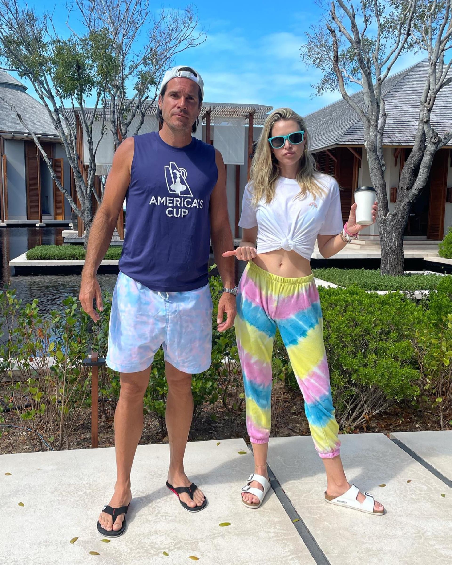 Sara Foster and Tommy Haas posing together