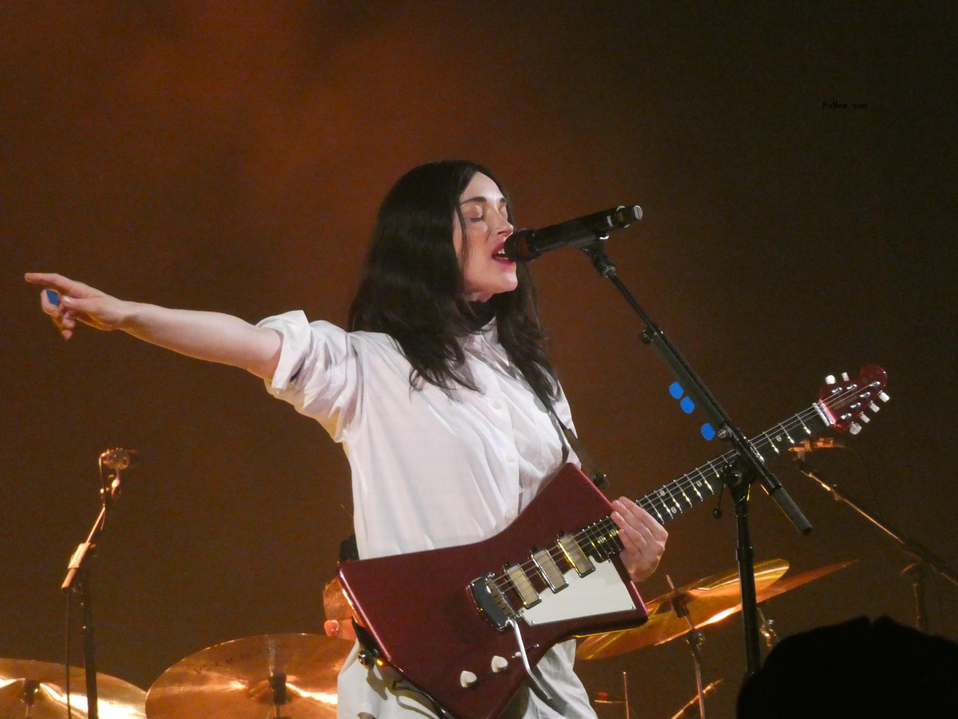 St. Vincent’s ‘All Born Screaming’ Tour Further Certifies Her as Rock’s Dark (but Oddly Cheerful) Queen: Co<i></i>ncert Review