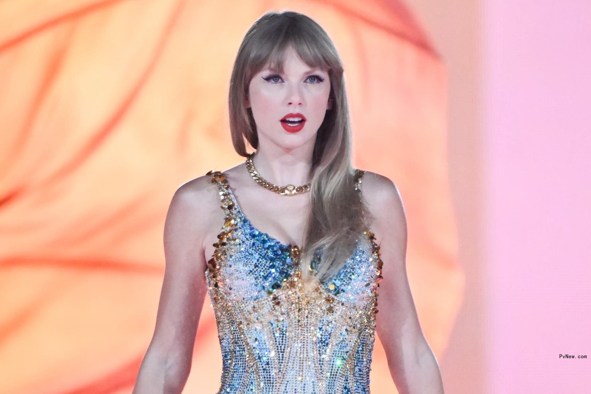 Taylor Swift’s ‘Poets’ Tops Album Chart for a 15th Week, as Chappell Roan Reaches a New High of No. 2
