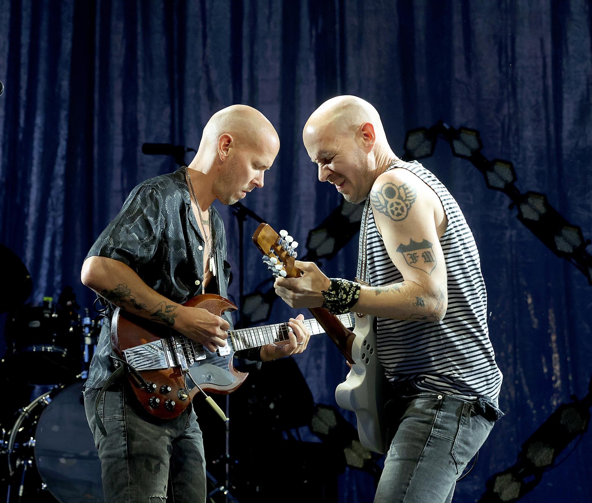 Hanseroth Twins Step Into the Spotlight, Sans Brandi Carlile, as a Duo: ‘You’re Naked… We Can’t Hide Behind Our Big Sis Right Now’