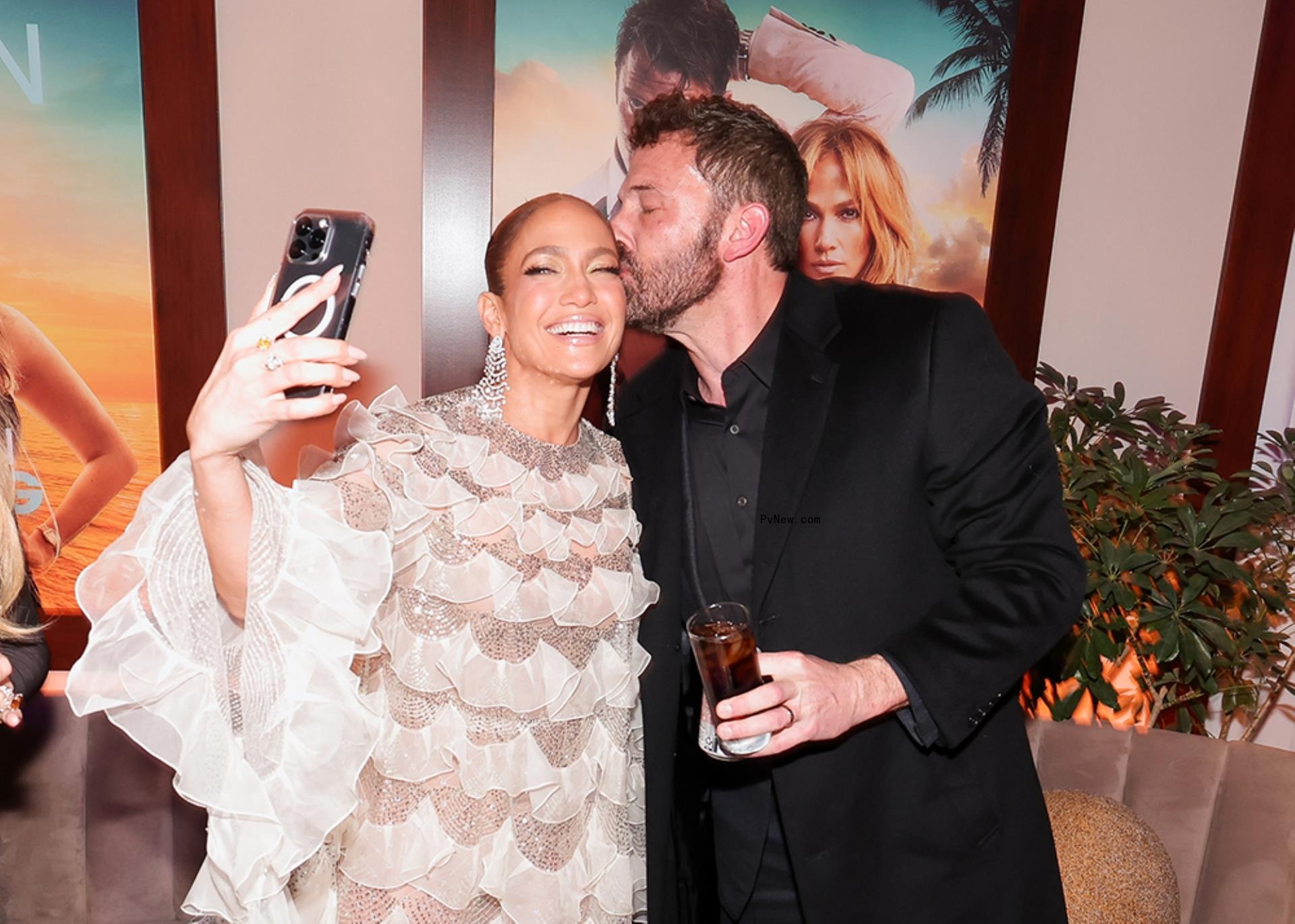 Jennifer Lopez and Ben Affleck at the premiere of 