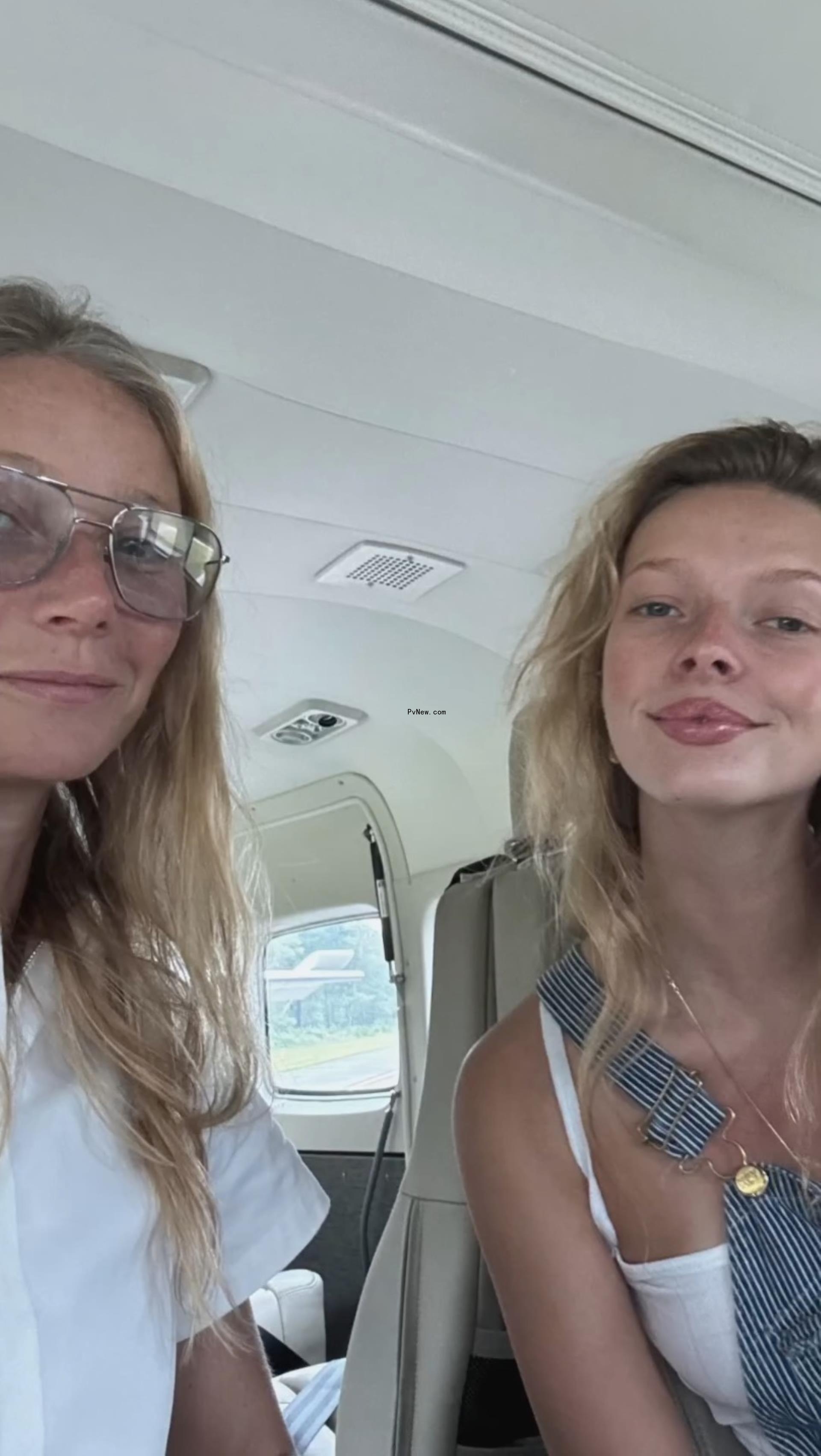 Gwyneth Paltrow and Apple Martin in a car selfie. 