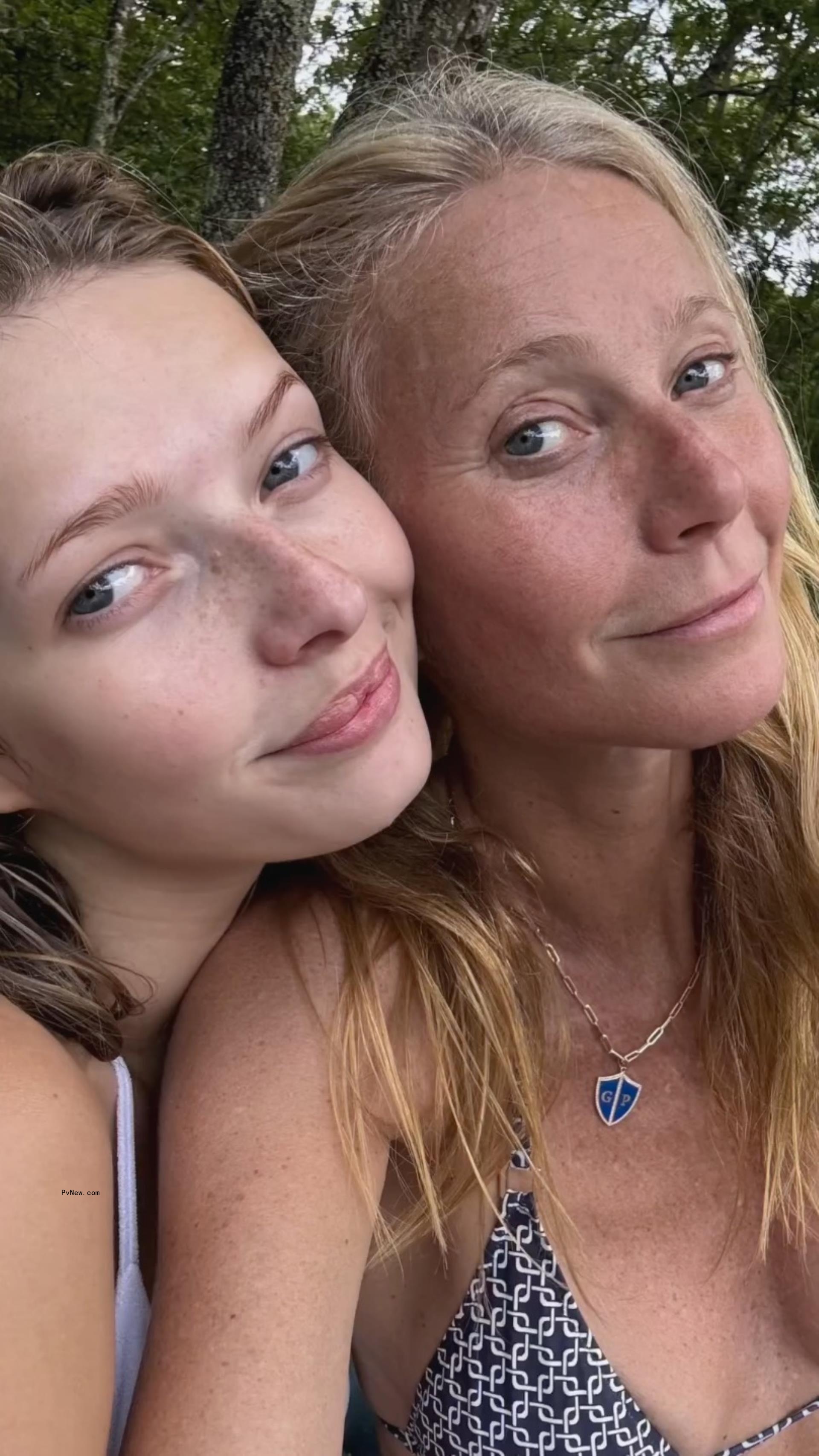 Apple Martin and Gwyneth Paltrow in a selfie. 