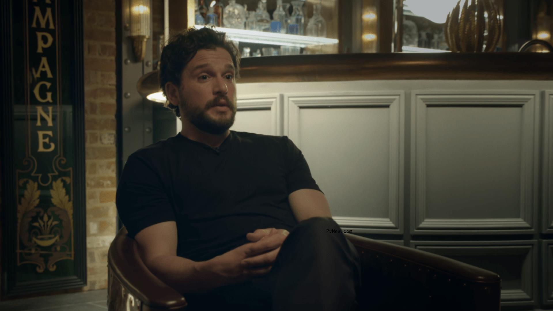 Kit Harington in a new behind-the-scenes video for Zynga.