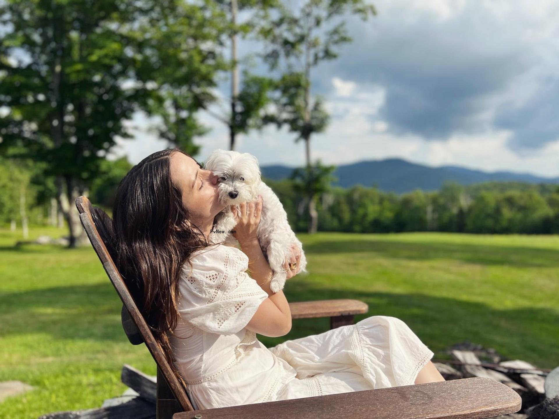 Ana de Armas in Vermont.