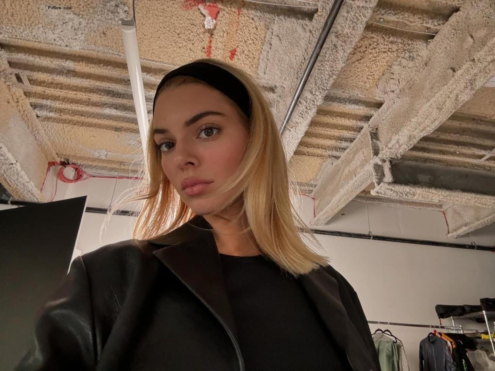 A selfie of blond Kendall Jenner