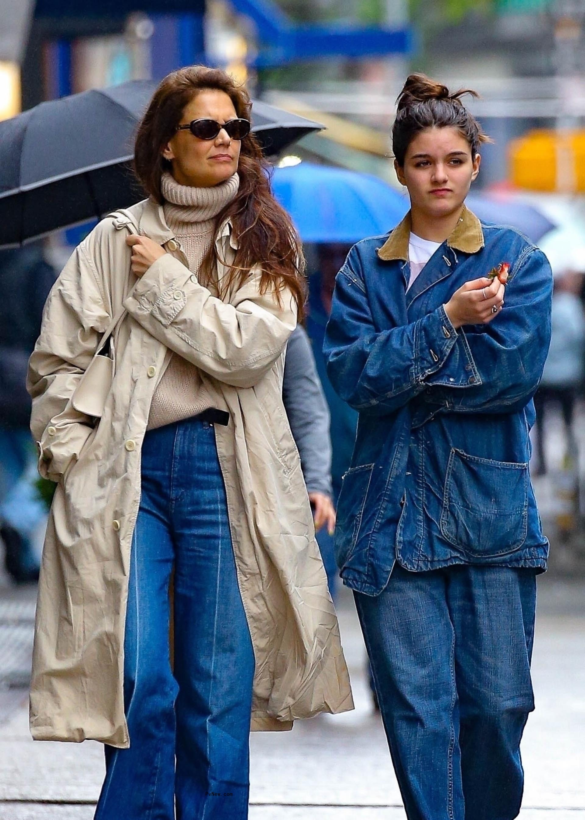  Katie Holmes and daughter Suri Cruise in NYC